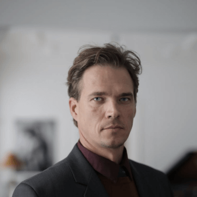 Lars Mikkelsen skribent